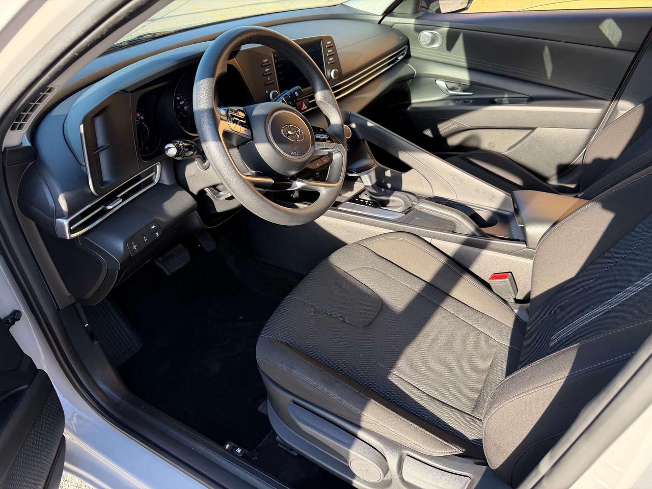 2023 Hyundai Elantra Essential, Clean Carfax, Automatic, Certified Photo