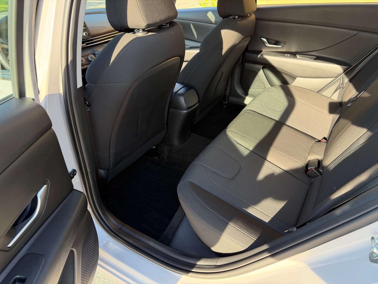 2023 Hyundai Elantra Essential, Clean Carfax, Automatic, Certified Photo