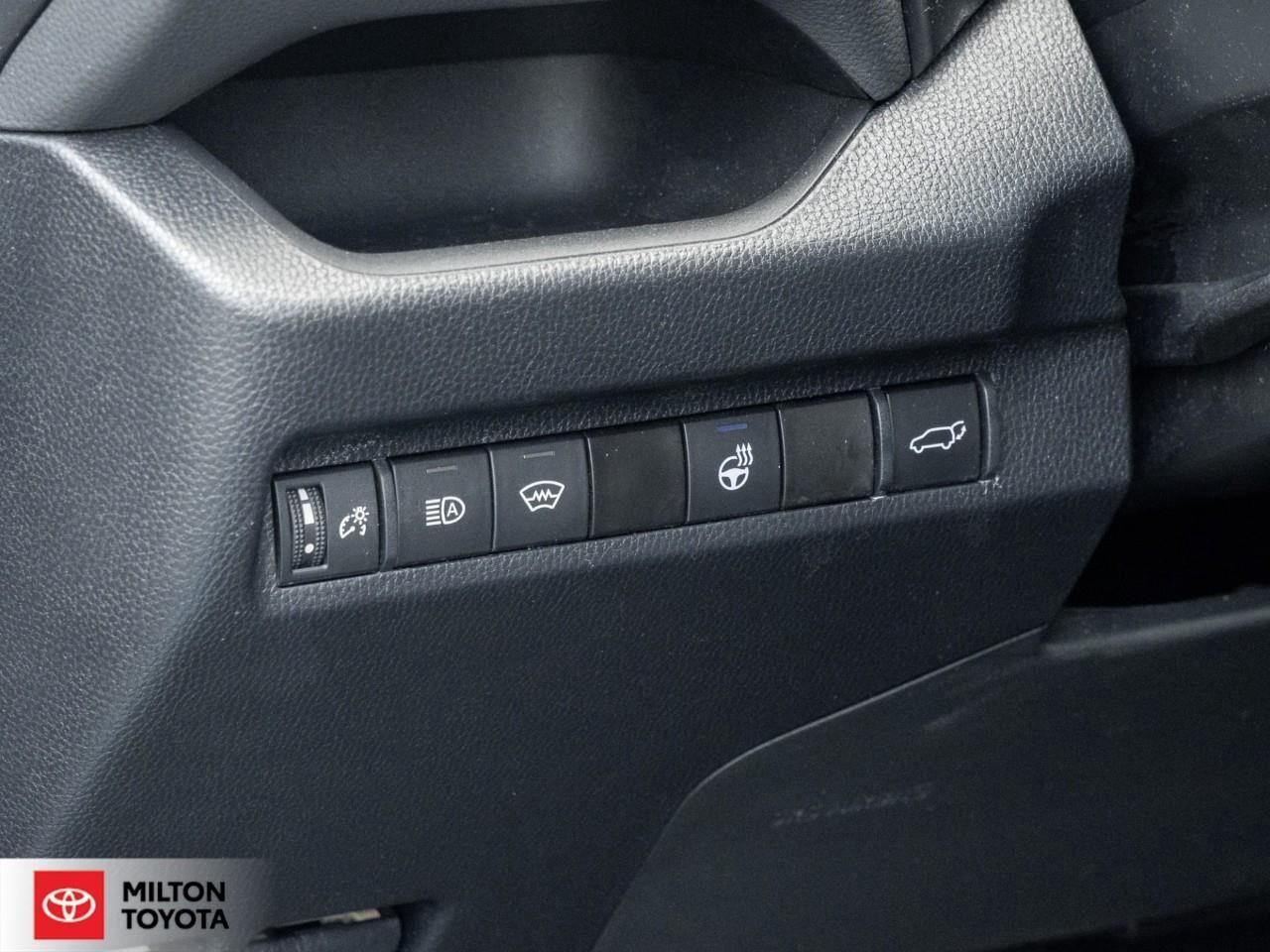 2023 Toyota RAV4 POWER SEAT SUNROOF HEATED STEERING ONE OWNER XLE Photo