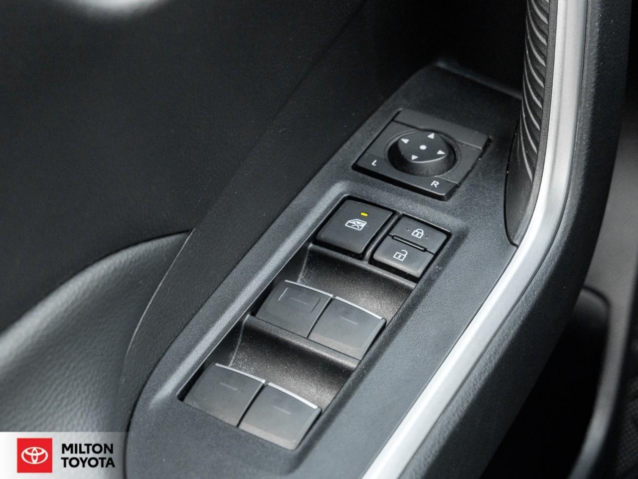 2023 Toyota RAV4 POWER SEAT SUNROOF HEATED STEERING ONE OWNER XLE Photo