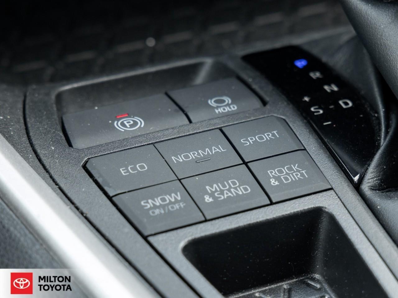 2023 Toyota RAV4 POWER SEAT SUNROOF HEATED STEERING ONE OWNER XLE Photo
