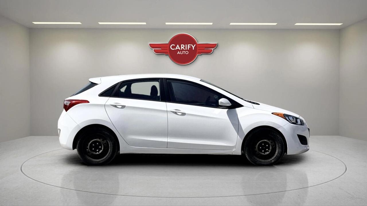 2016 Hyundai Elantra GT Hatchback Automatic GL Photo3