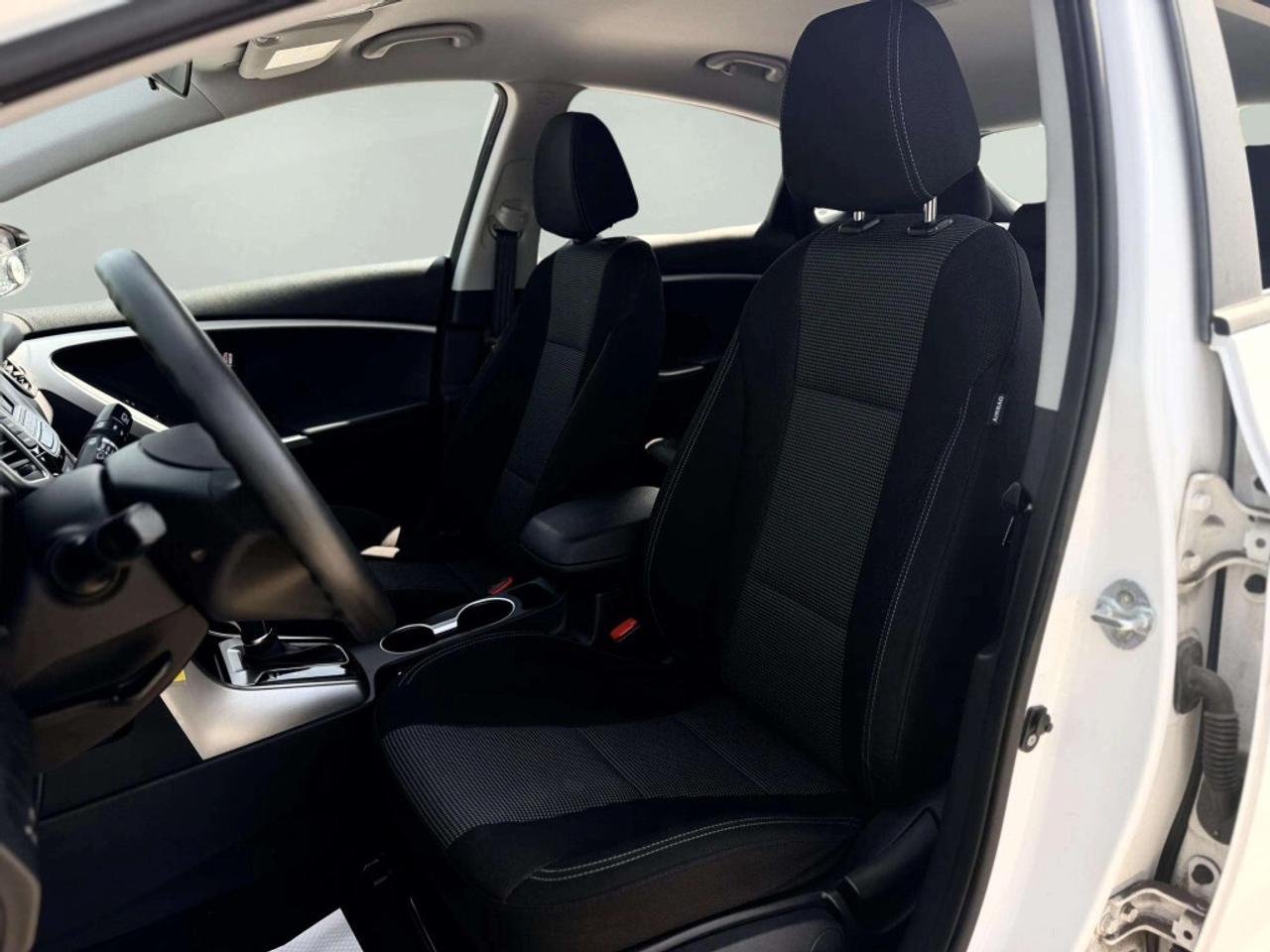 2016 Hyundai Elantra GT Hatchback Automatic GL Photo