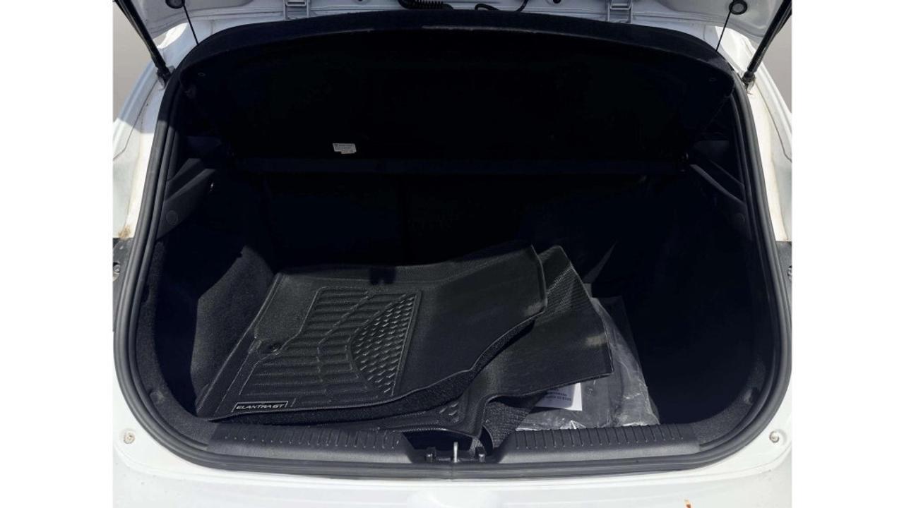 2016 Hyundai Elantra GT Hatchback Automatic GL Photo