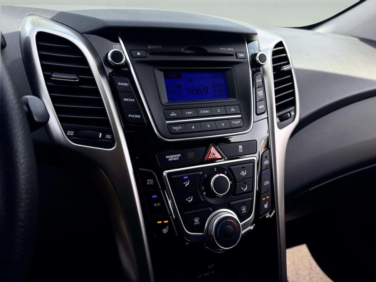 2016 Hyundai Elantra GT Hatchback Automatic GL Photo