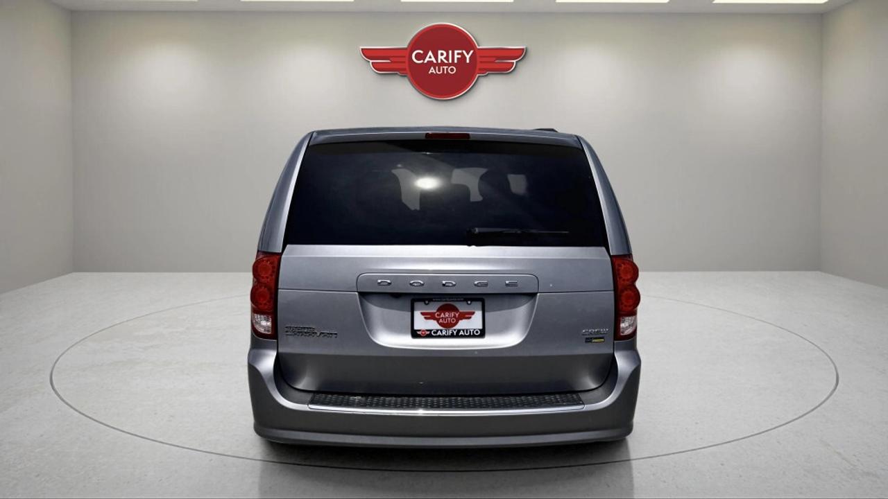 2016 Dodge Grand Caravan Crew Plus Photo