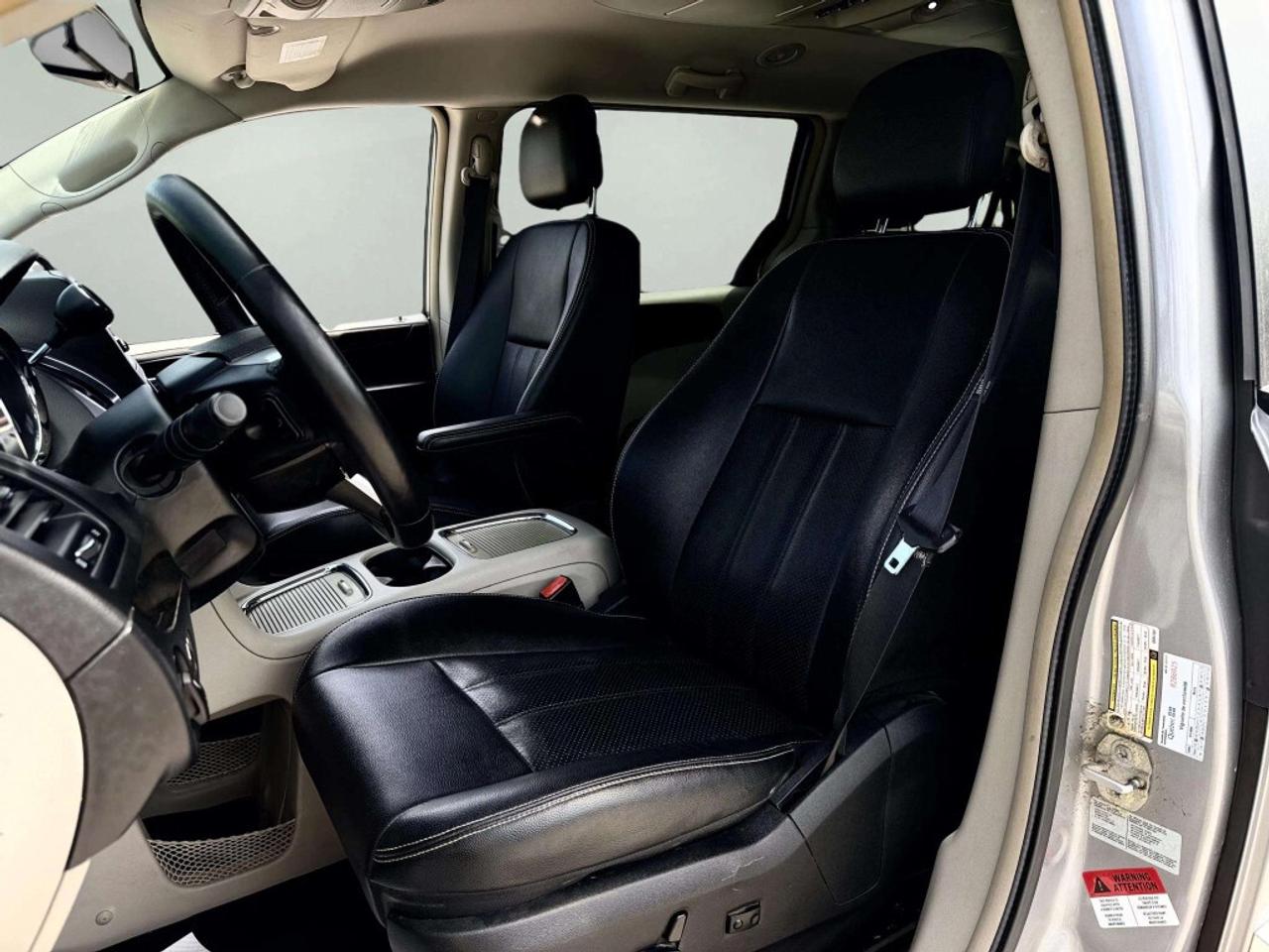 2016 Dodge Grand Caravan Crew Plus Photo