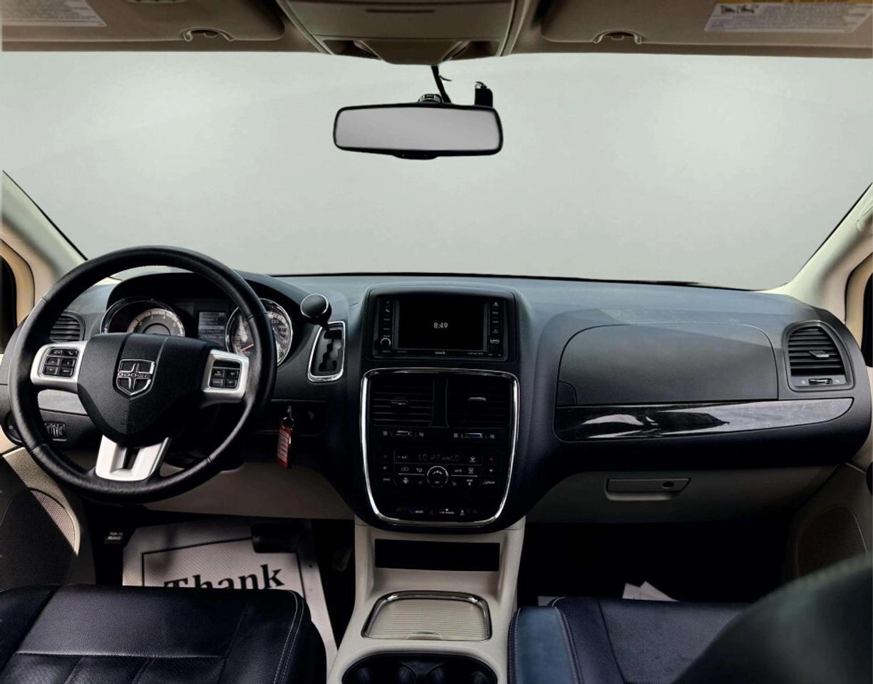 2016 Dodge Grand Caravan Crew Plus Photo