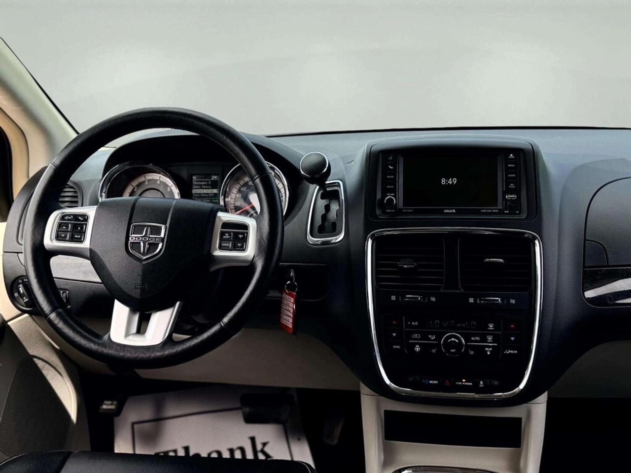 2016 Dodge Grand Caravan Crew Plus Photo