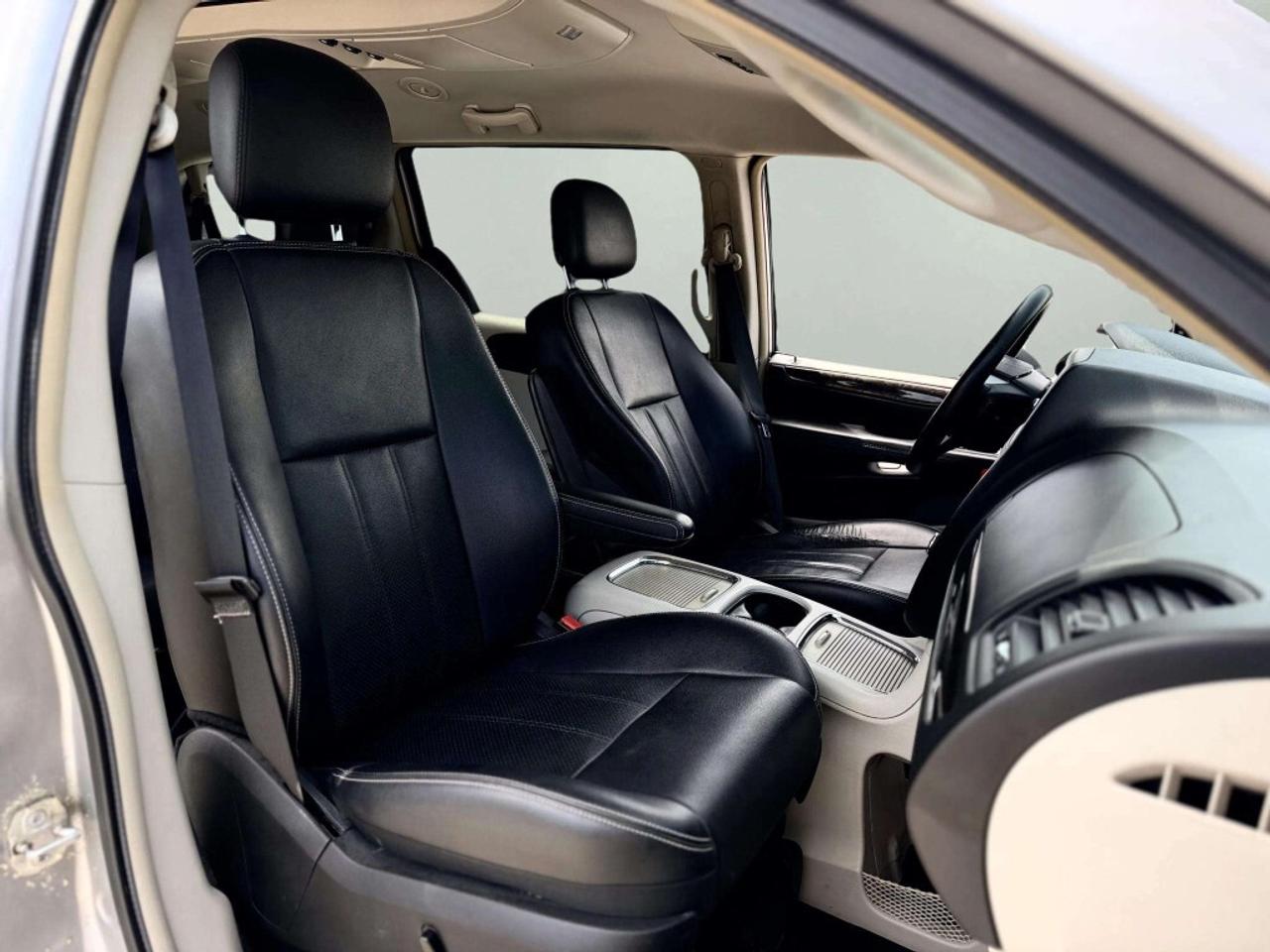 2016 Dodge Grand Caravan Crew Plus Photo