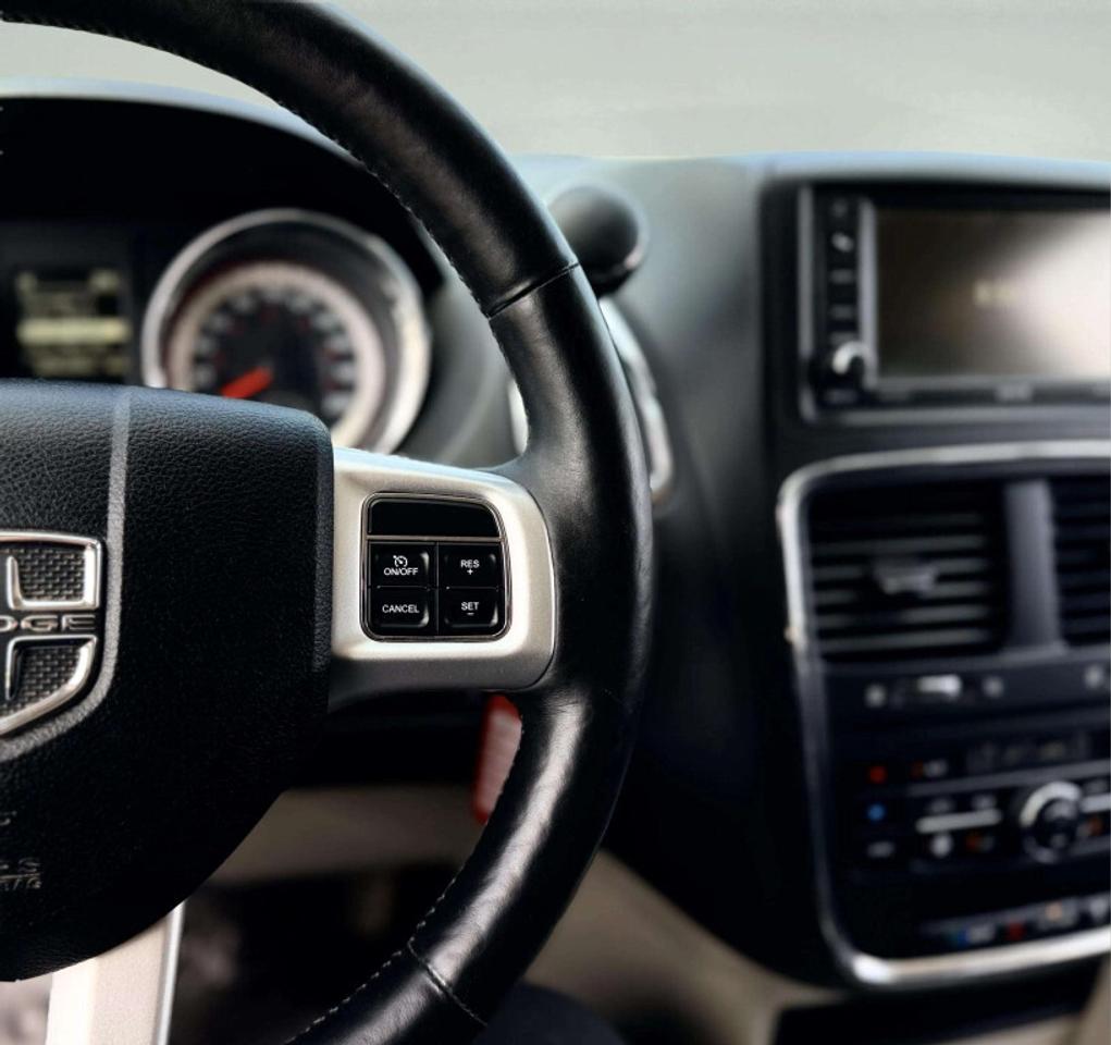 2016 Dodge Grand Caravan Crew Plus Photo