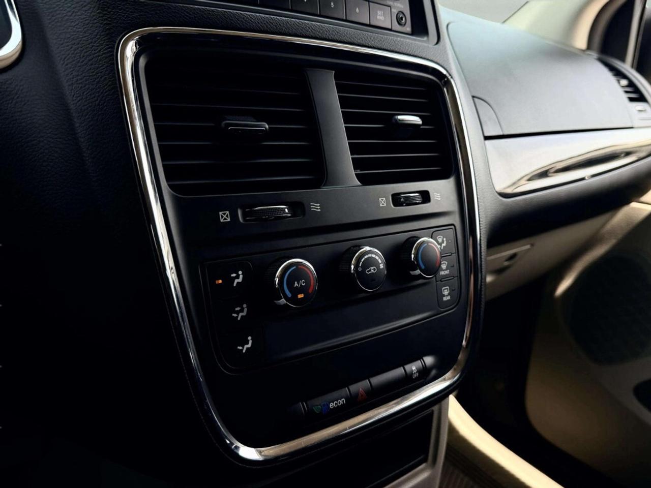 2017 Dodge Grand Caravan CANADA VALUE PACKAGE Photo