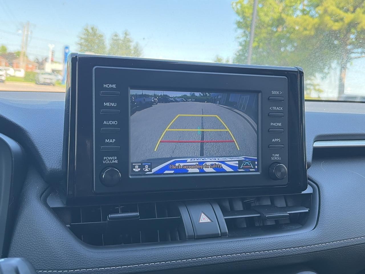 2022 Toyota RAV4 LE Photo