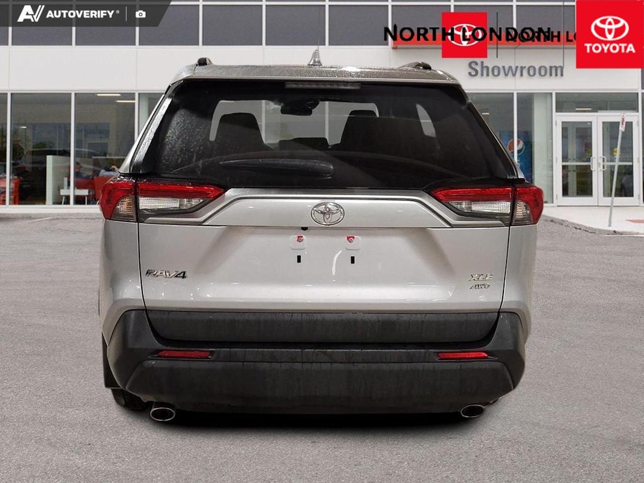 2022 Toyota RAV4 XLE 4dr All-wheel Drive Photo4