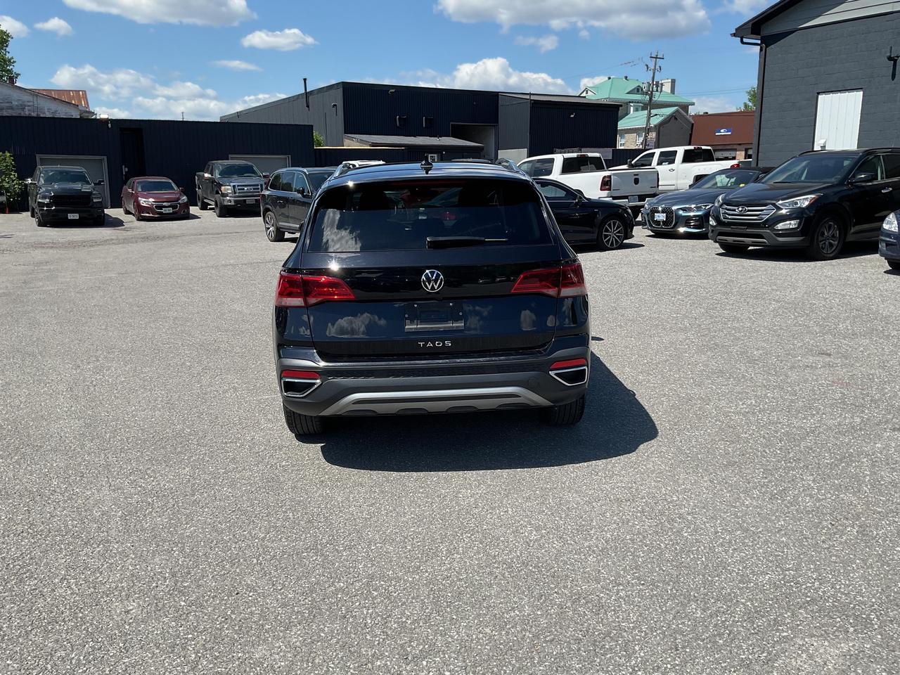 2024 Volkswagen Taos Comfortline 4dr Front-Wheel Drive Photo