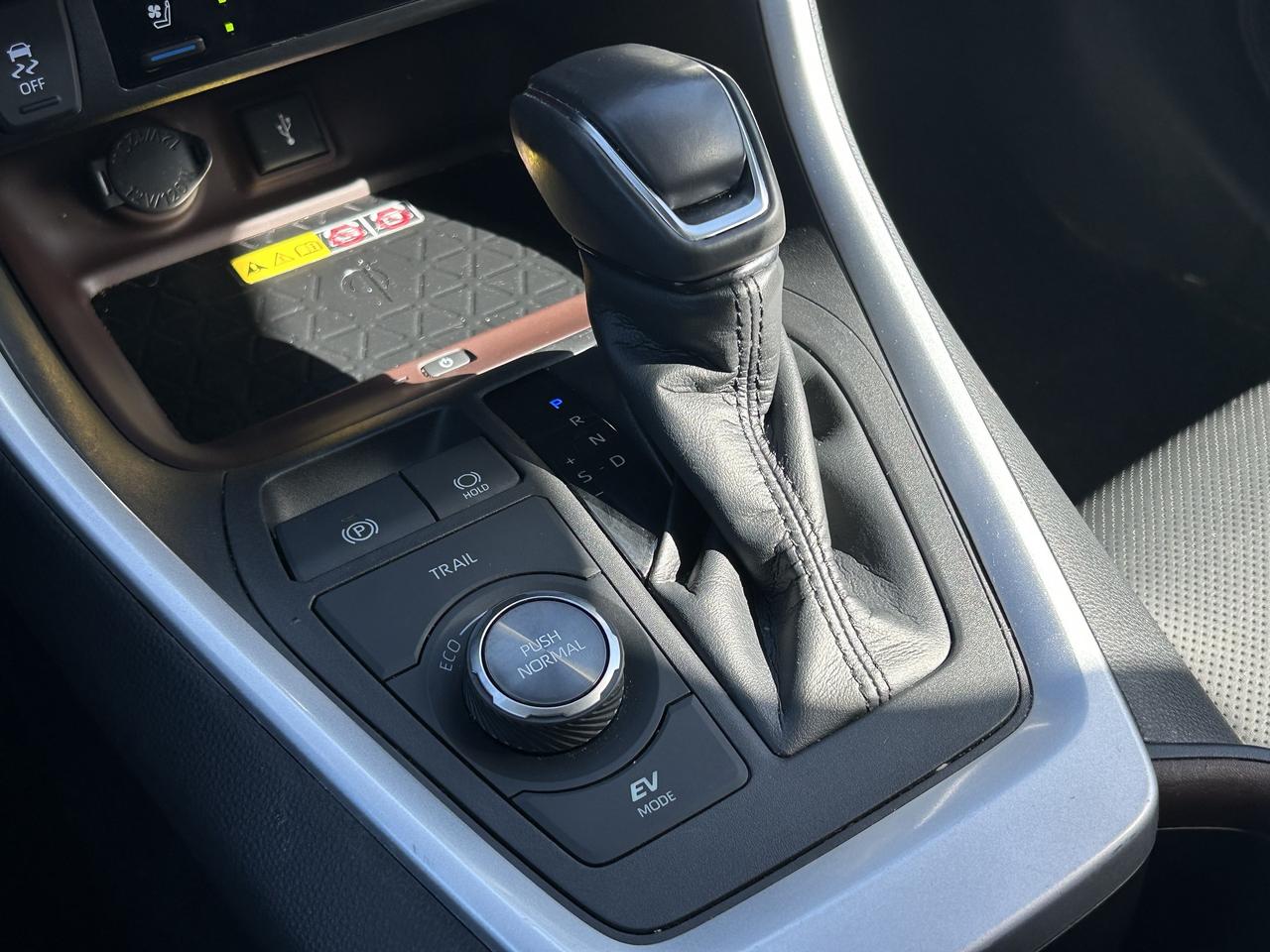2022 Toyota RAV4 Hybrid Limited AWD Photo