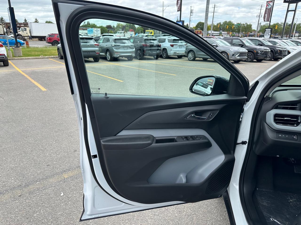 2027 Chevrolet Bolt LT 4dr Photo