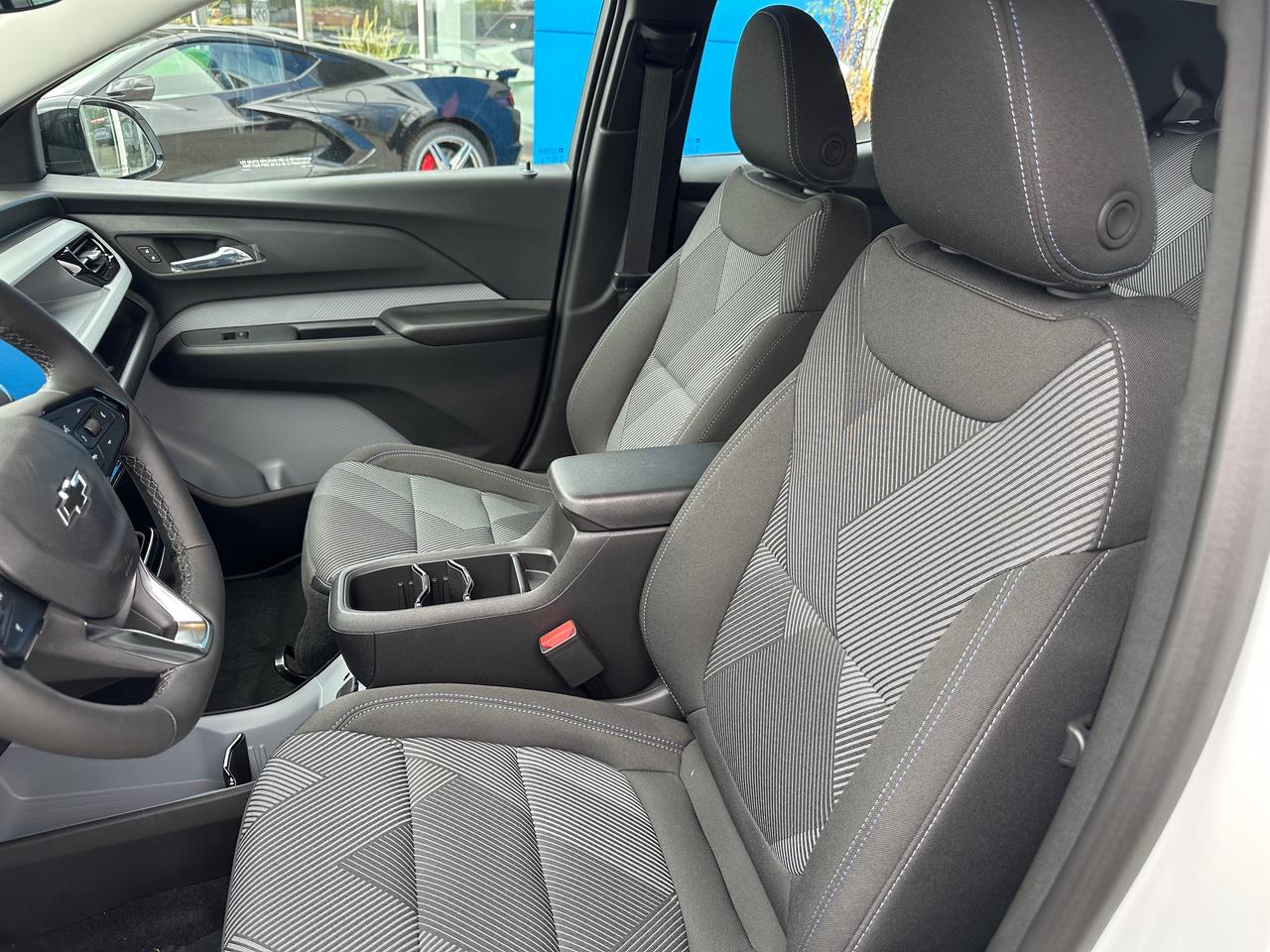 2027 Chevrolet Bolt LT 4dr Photo