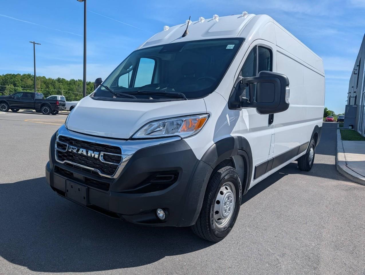 2023 RAM ProMaster 2500 High Roof LOW KMS / NO ACCIDENTS Photo