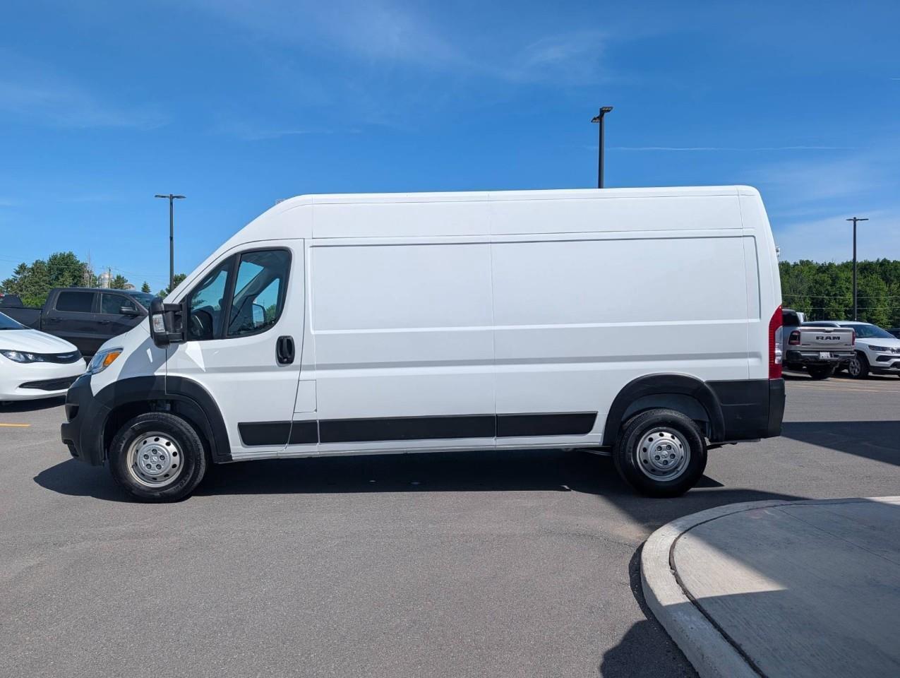 2023 RAM ProMaster 2500 High Roof LOW KMS / NO ACCIDENTS Photo