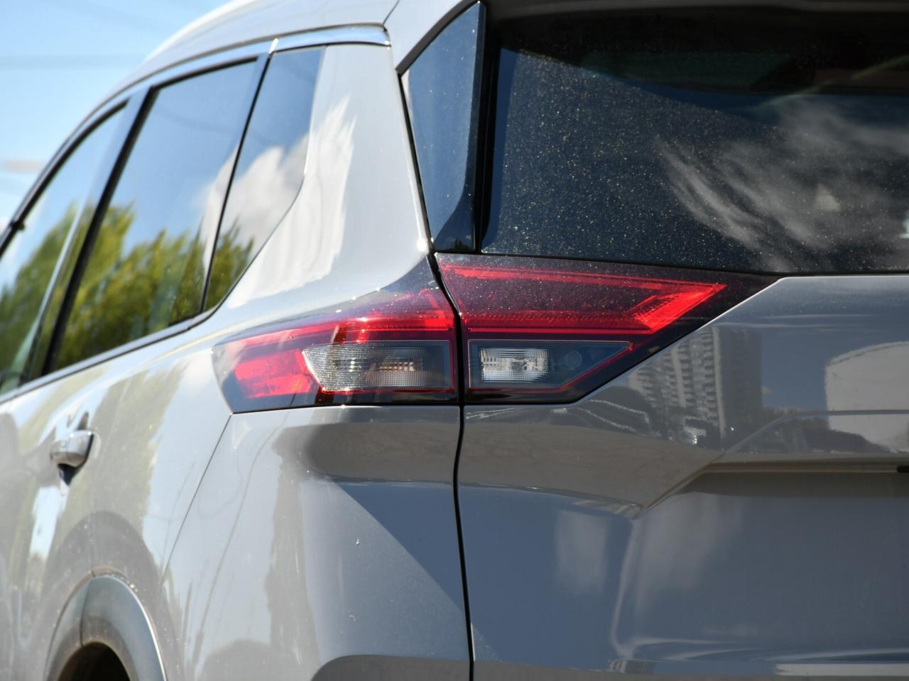 2022 Nissan Rogue SL AWD   FUEL EFFICIENT   BUDGET FRIENDLY Photo