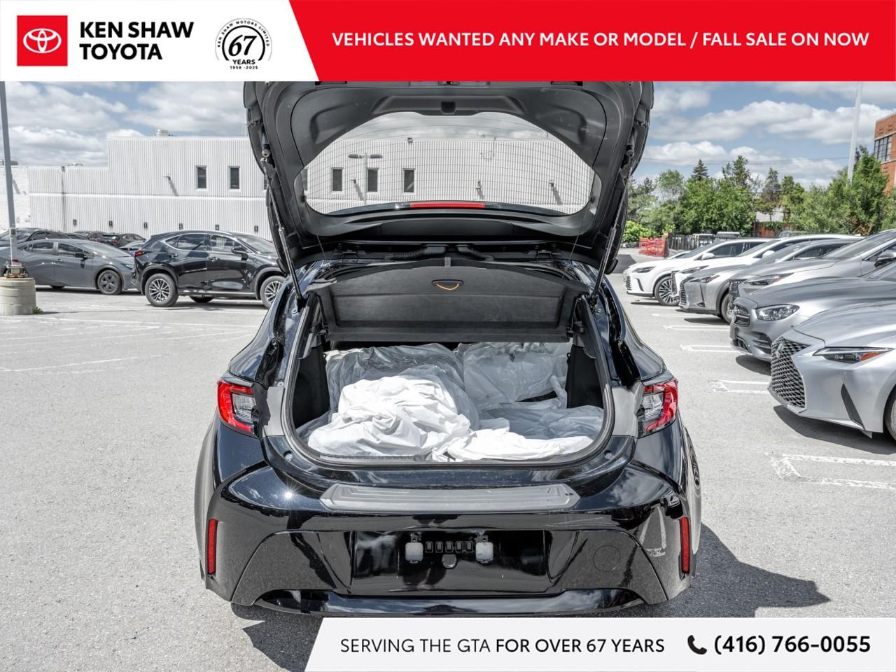 2023 Toyota Corolla Hatchback Base 5dr Photo