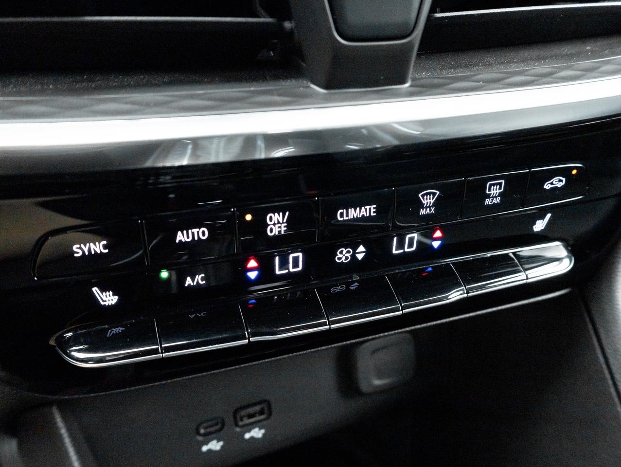 2024 Buick Encore GX Avenir 4dr All-Wheel Drive Photo