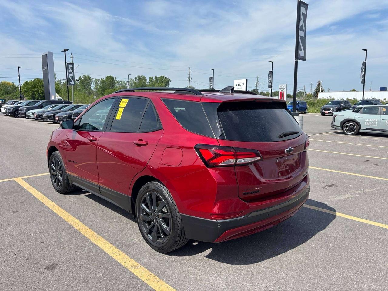 2023 Chevrolet Equinox RS Comes with Set of Snows / rims too Photo