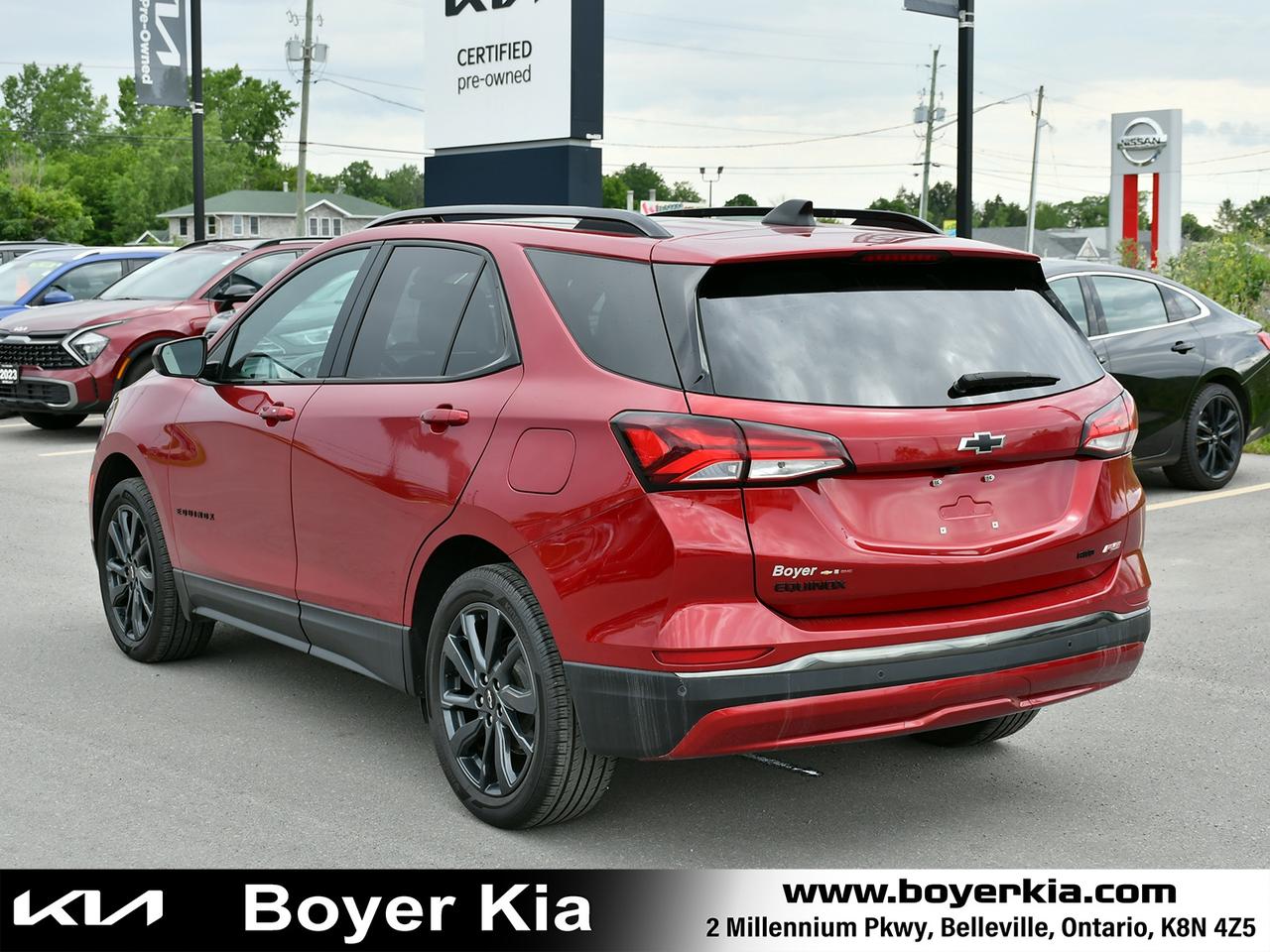 2023 Chevrolet Equinox RS Comes with Set of Snows / rims too Photo3