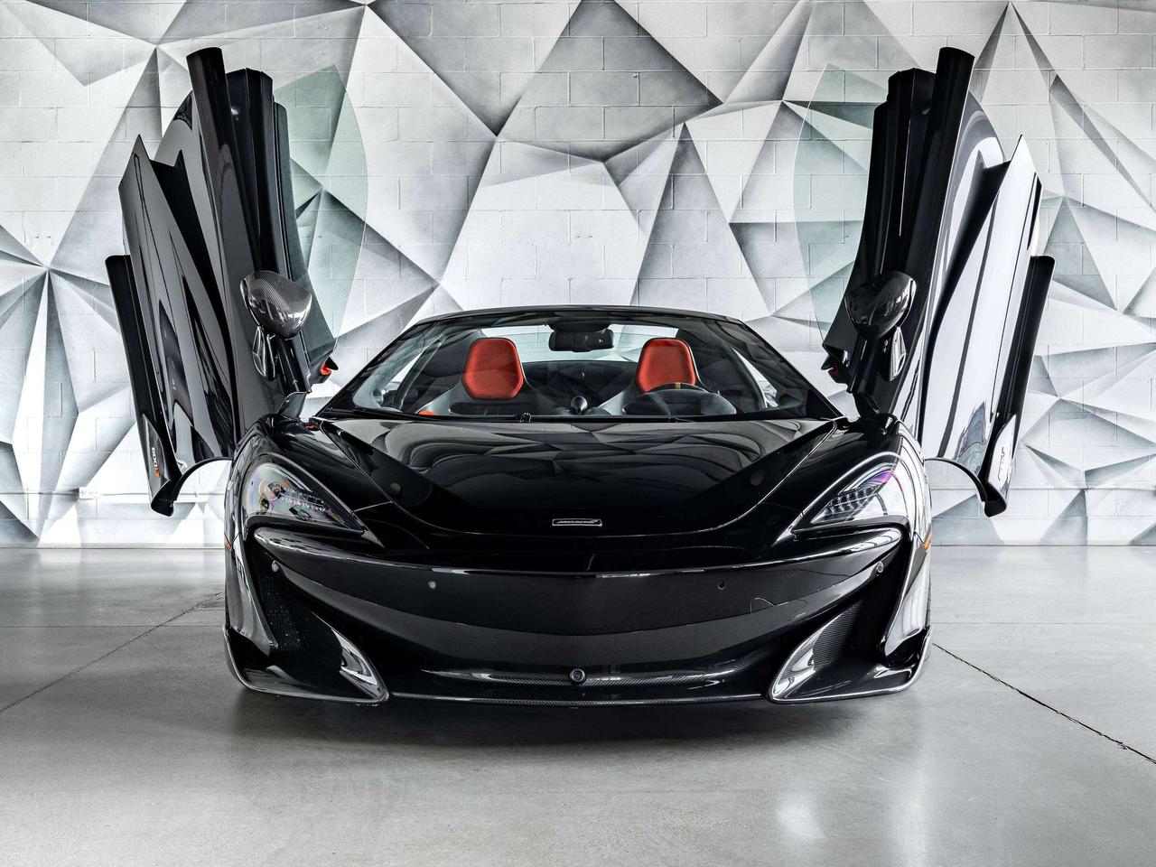 2020 McLaren 600LT  Photo2
