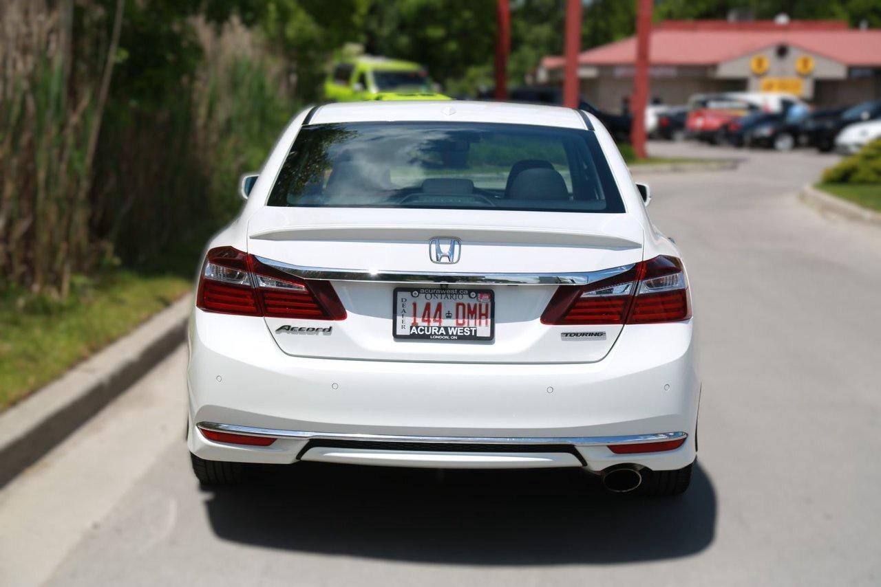 2017 Honda Accord Sedan TOURING Photo