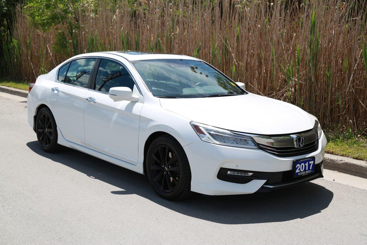 2017 Honda Accord Sedan TOURING Photo