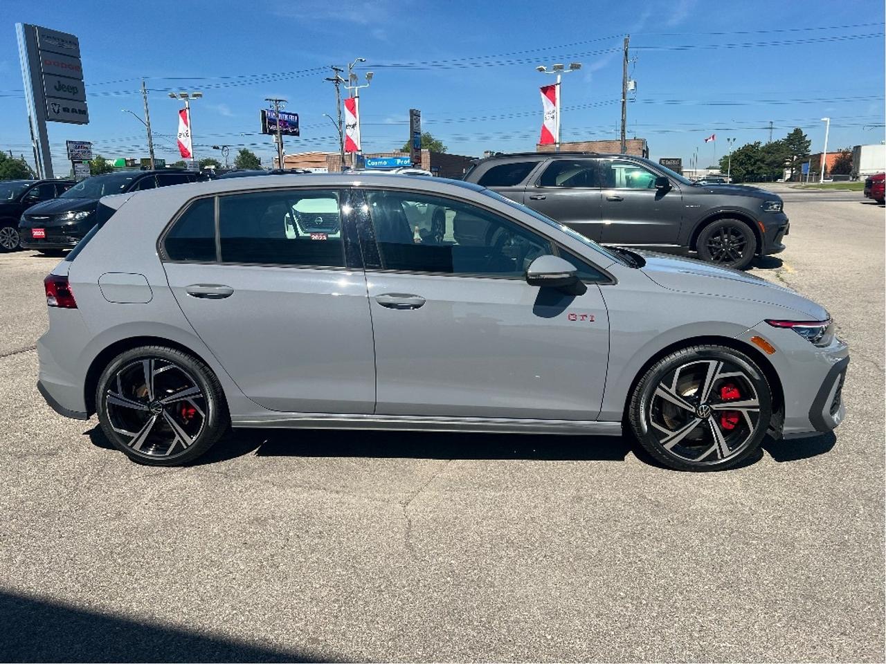 2025 Volkswagen Golf GTI 241 HP *NAVI *SUN *ARTVELOUR INTERIOR *LOW KMS Photo