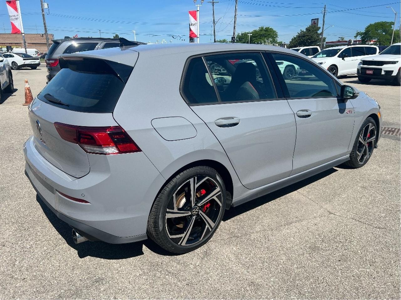 2025 Volkswagen Golf GTI 241 HP *NAVI *SUN *ARTVELOUR INTERIOR *LOW KMS Photo