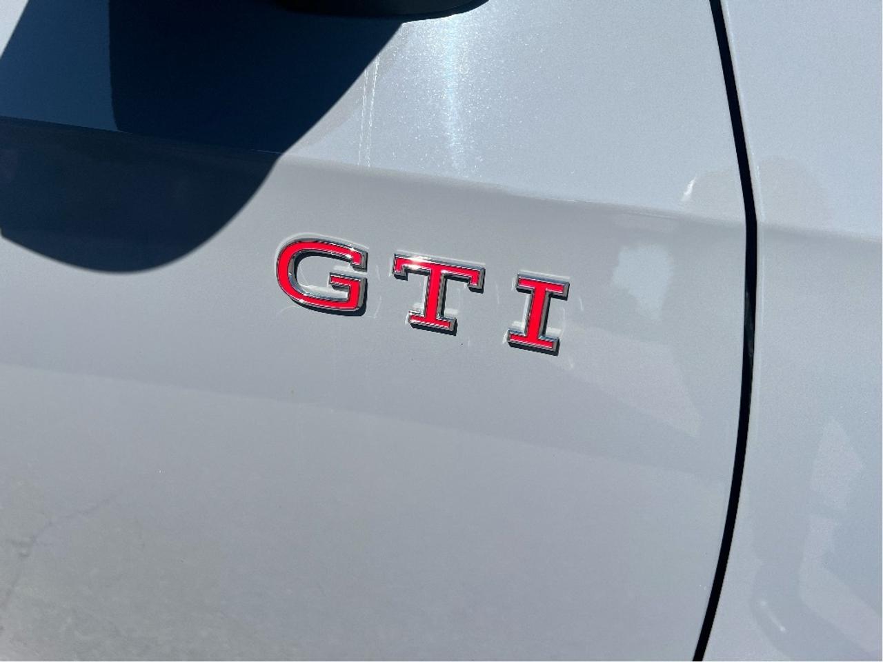 2025 Volkswagen Golf GTI 241 HP *NAVI *SUN *ARTVELOUR INTERIOR *LOW KMS Photo