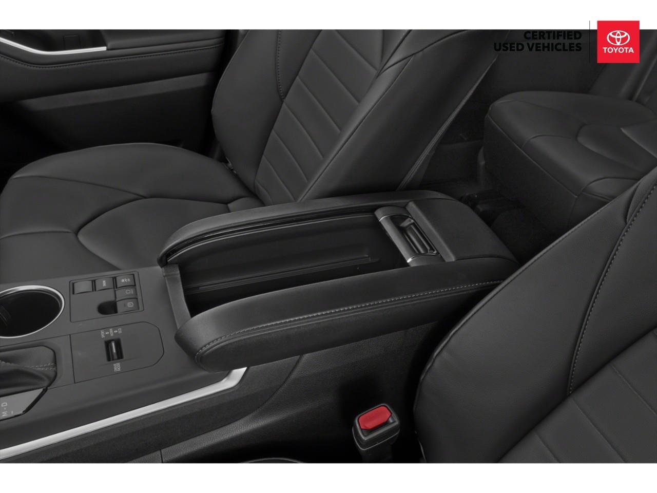 2023 Toyota Highlander XLE 4dr All-wheel Drive Photo