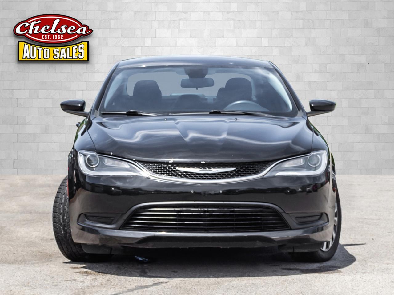 2015 Chrysler 200 LX Photo