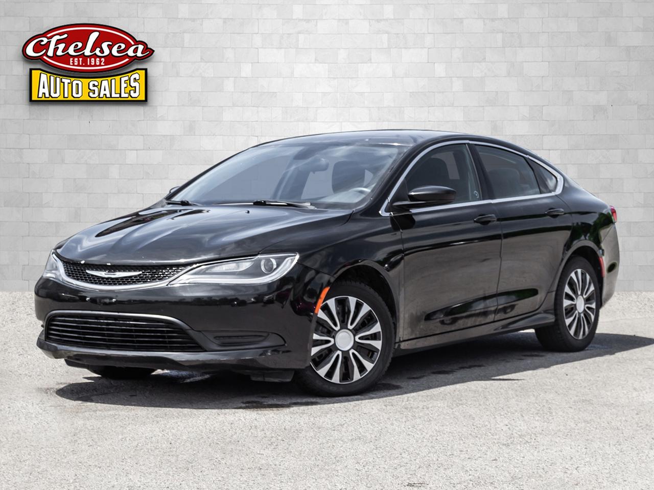 2015 Chrysler 200 LX Photo0