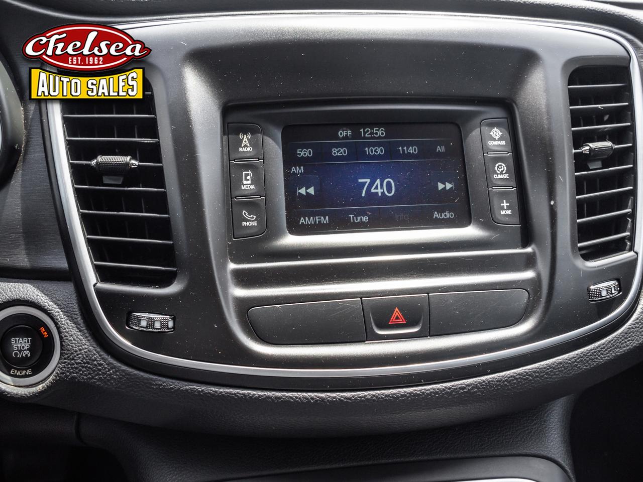2015 Chrysler 200 LX Photo
