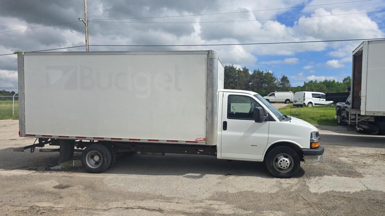 2020 GMC Savana G3500 - 16Ft - V8 Gas - Ramp Photo
