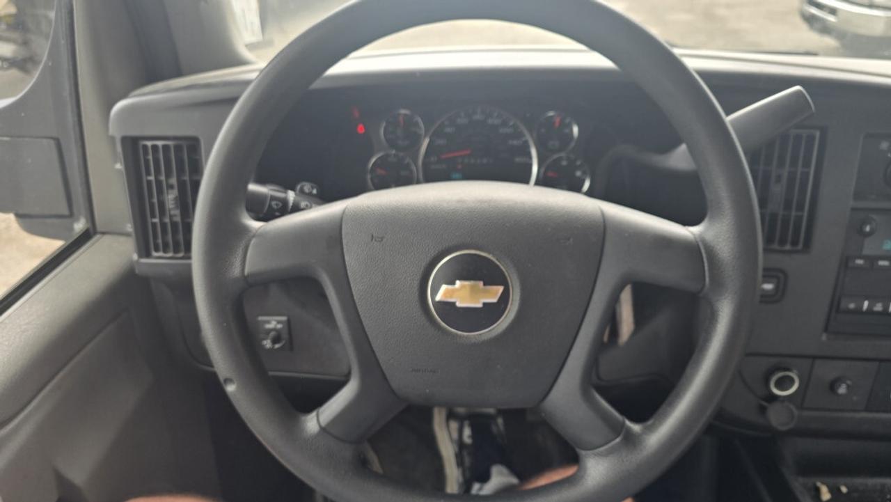 2020 GMC Savana G3500 - 16Ft - V8 Gas - Ramp Photo
