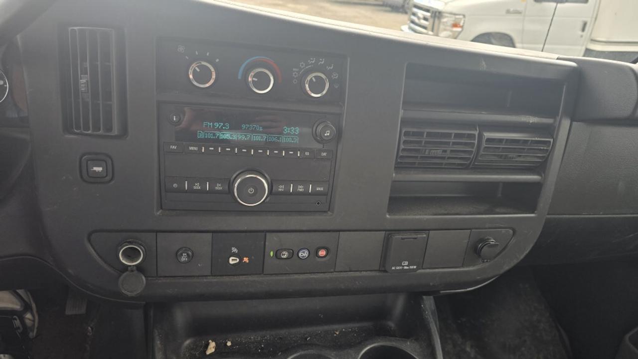 2020 GMC Savana G3500 - 16Ft - V8 Gas - Ramp Photo