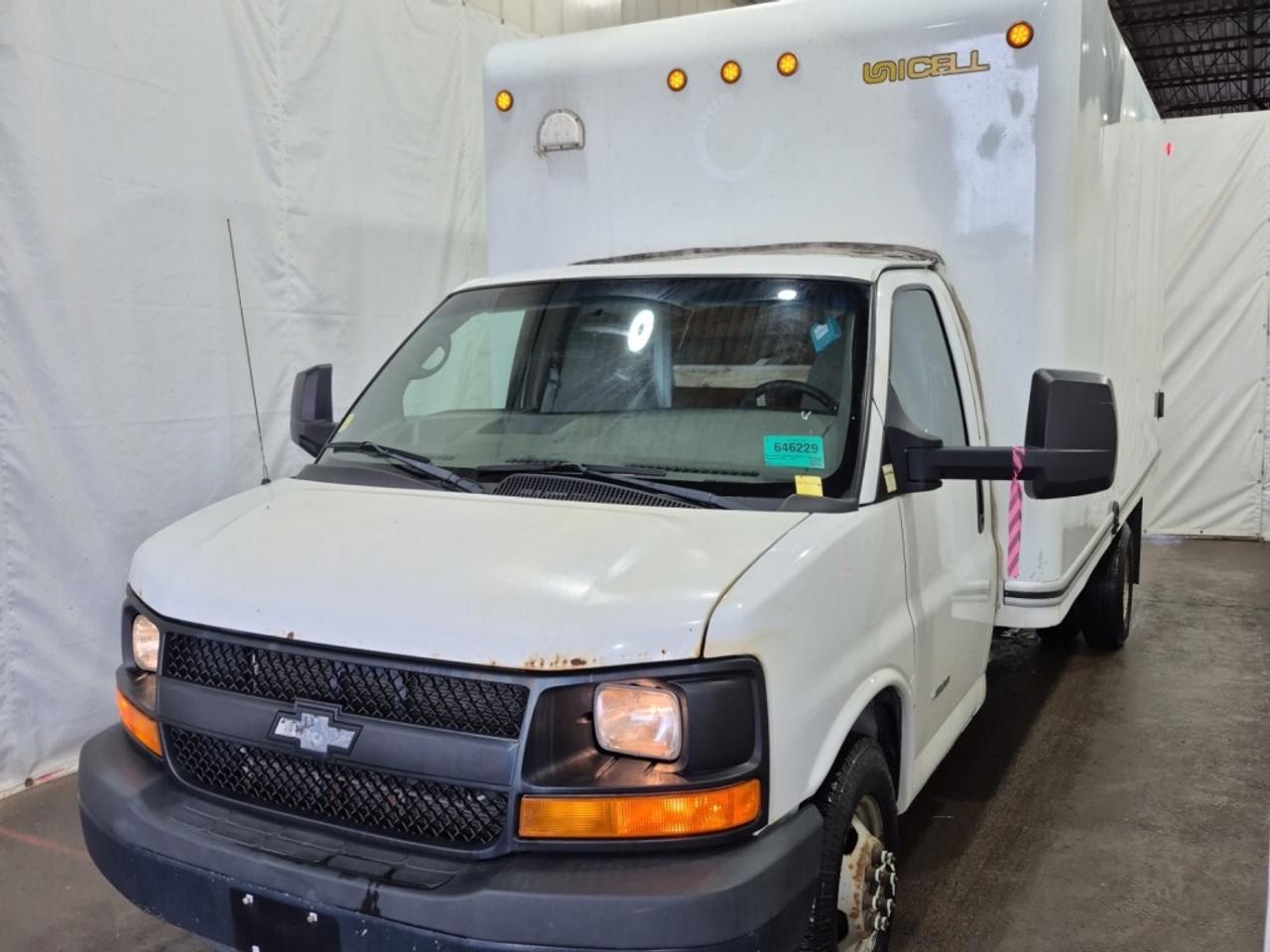2015 GMC Savana G3500 - 16Ft Box - V8 Gas - All Service Records Photo
