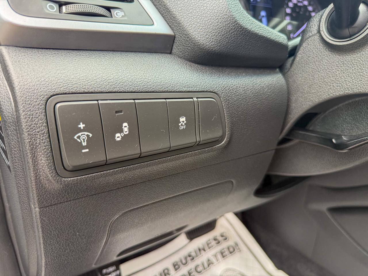 2017 Hyundai Tucson Premium/AWD/LOW KM/BSM/CAMERA/2.0L/HEATED SEATS Photo
