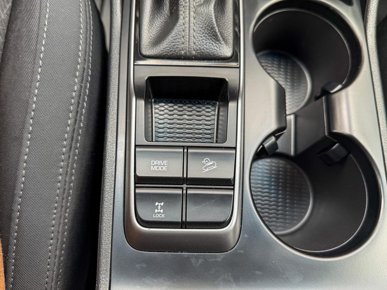 2017 Hyundai Tucson Premium/AWD/LOW KM/BSM/CAMERA/2.0L/HEATED SEATS Photo