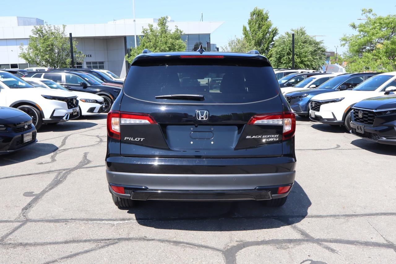 2022 Honda Pilot Black Edition 4dr All-Wheel Drive Photo3