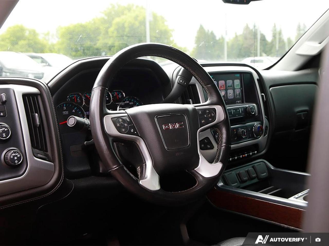 2017 GMC Sierra 1500 4WD CREW CAB SHORT BOX SLT Photo