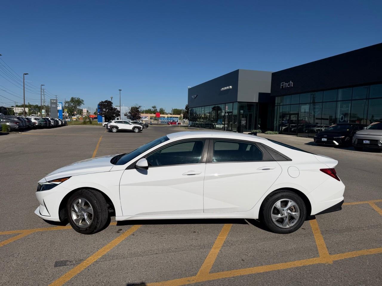 2023 Hyundai Elantra ESSENTIAL 4DR SEDAN Photo
