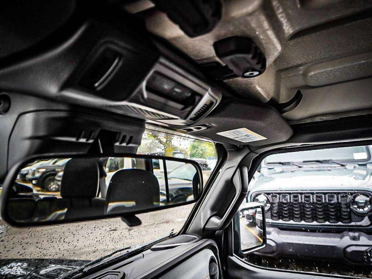 2024 Jeep Wrangler  Photo