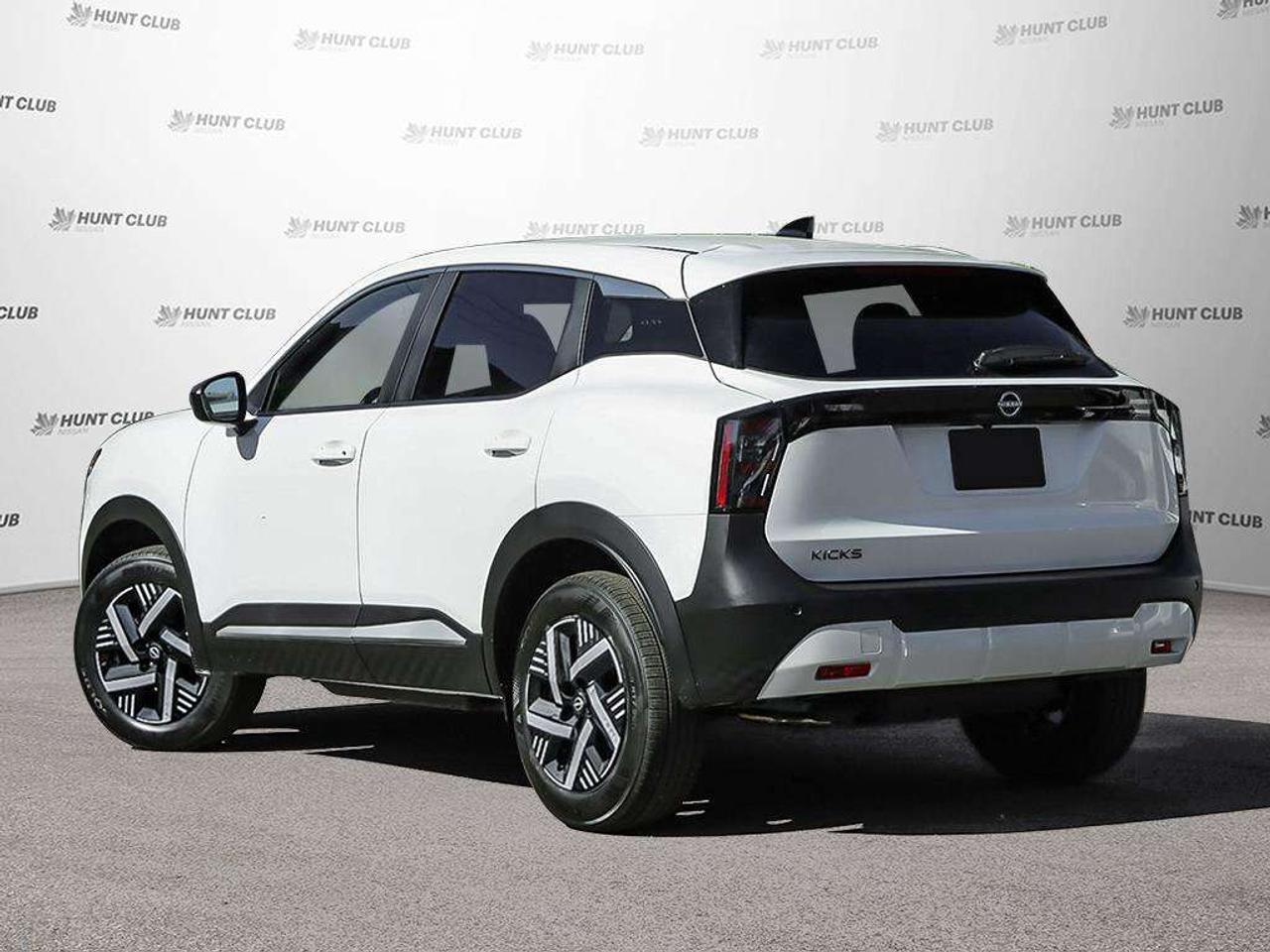 2026 Nissan Kicks SV Photo
